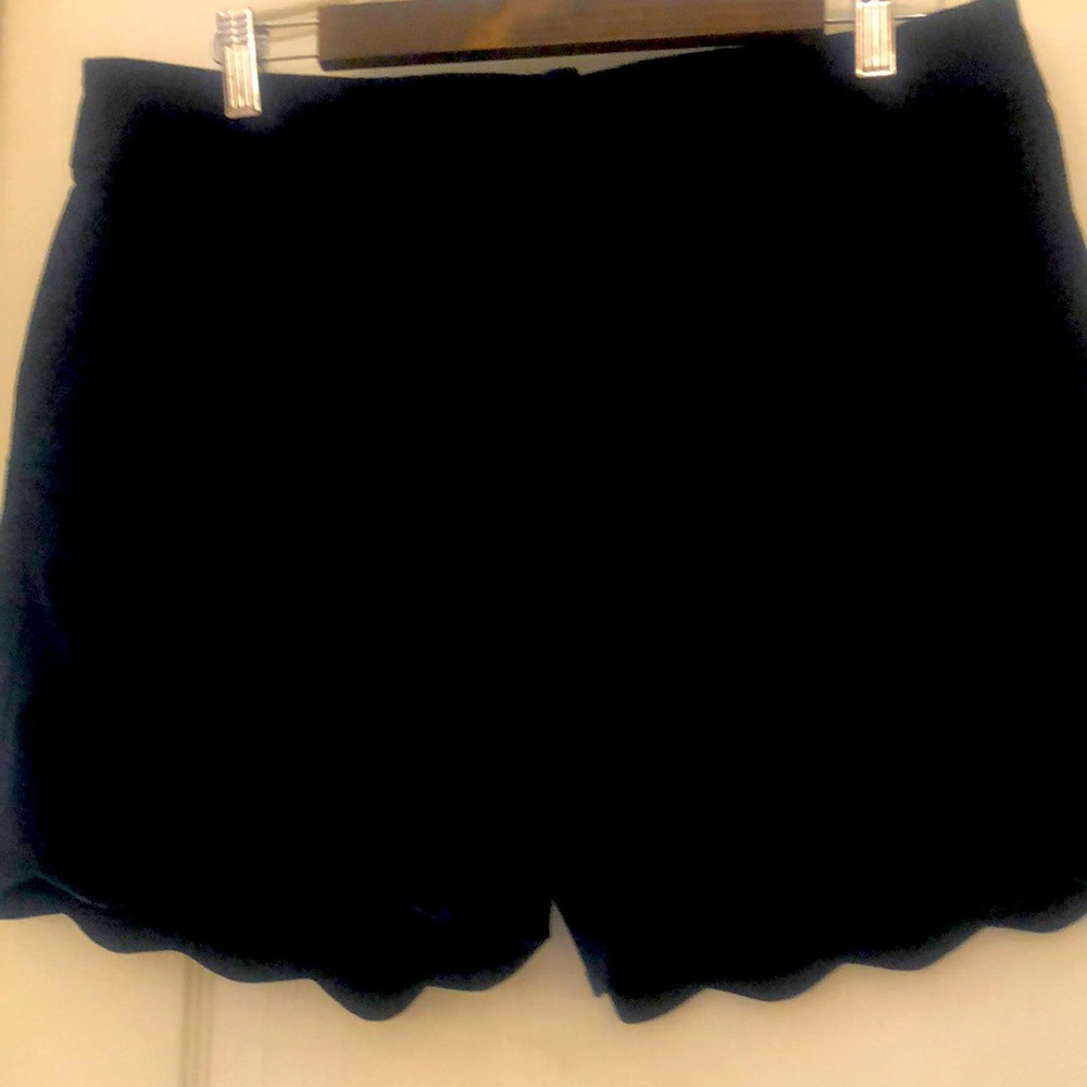 LOFT Black Scallop Hem Shorts